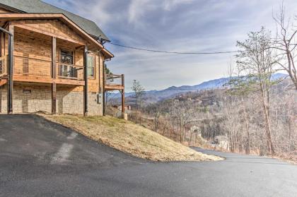 Smoky Mtn Hideaway with Hot Tub Deck and Gorgeous View - image 11
