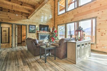 Smoky Mtn Hideaway with Hot Tub Deck and Gorgeous View - image 3